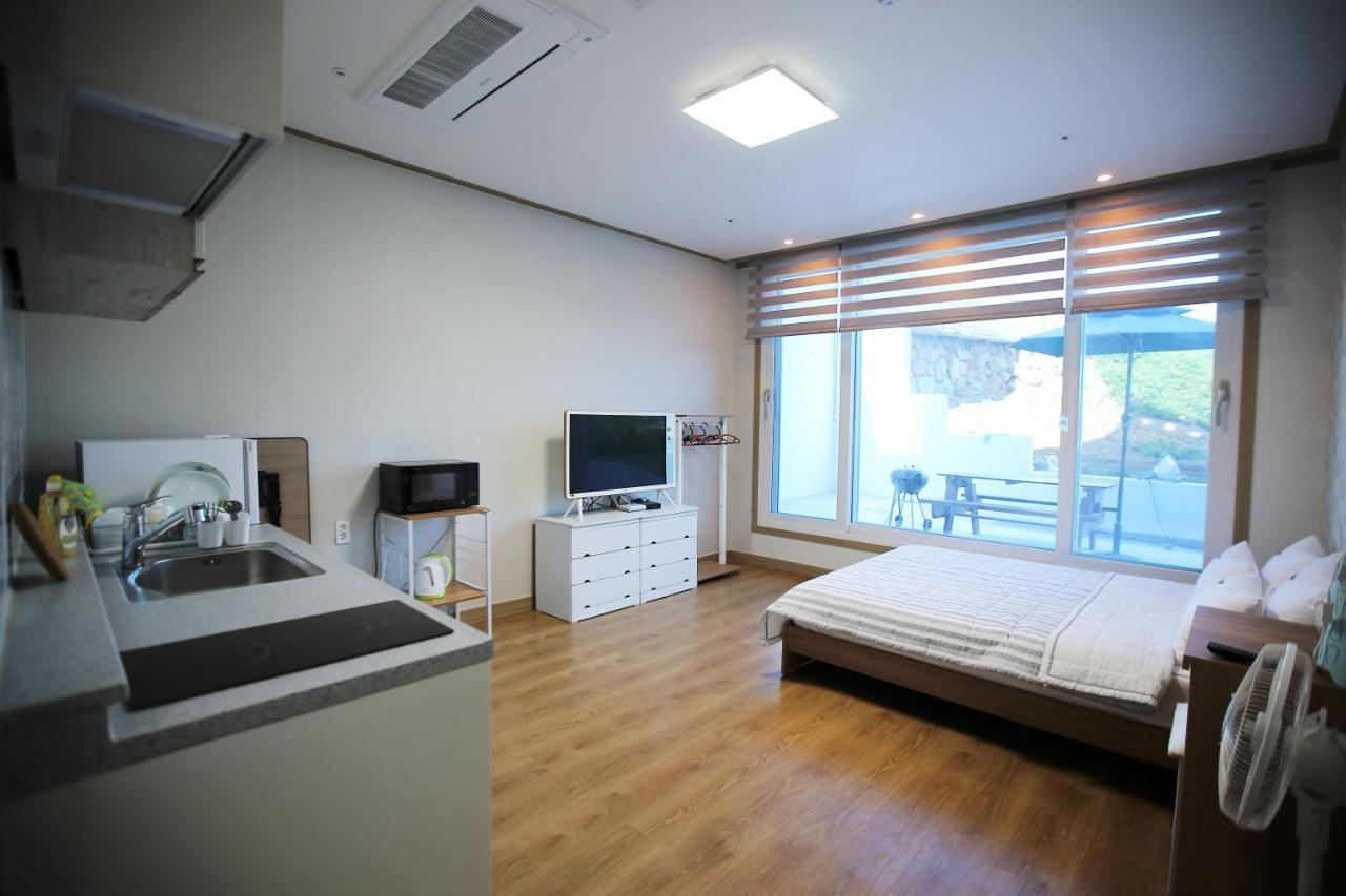 Flora Hostelpension Yeosu Εξωτερικό φωτογραφία