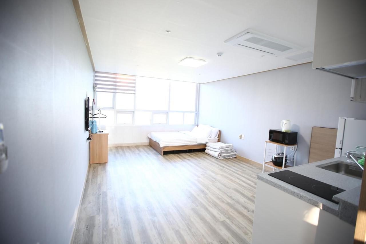 Flora Hostelpension Yeosu Εξωτερικό φωτογραφία